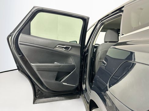 Used 2025 Kia Sportage LX FWD image 25