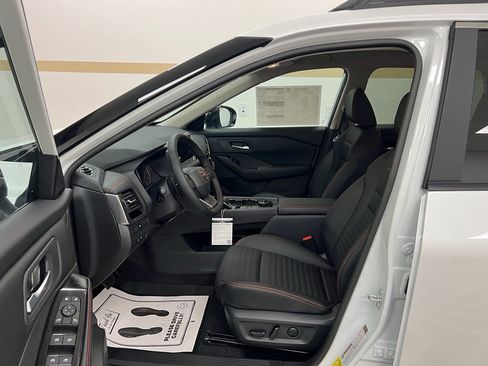 New 2026 Nissan Rogue SV AWD/4WD image 5