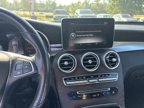 Used 2018 Mercedes-Benz GLC 300 4MATIC image 30