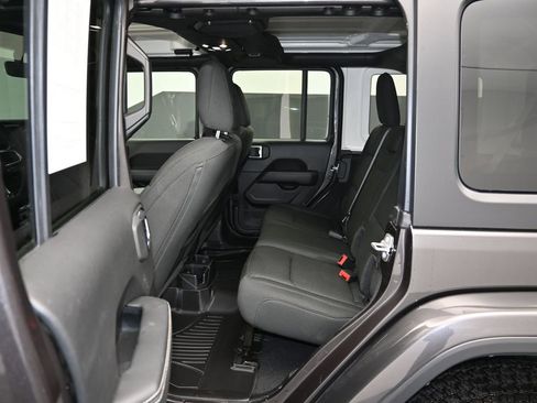 Used 2021 Jeep Wrangler Unlimited Sahara image 14