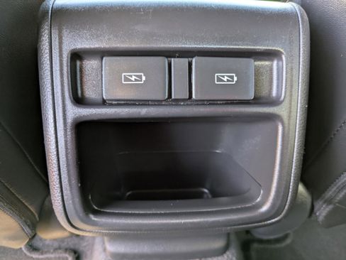 Used 2022 Honda Accord Sport image 11