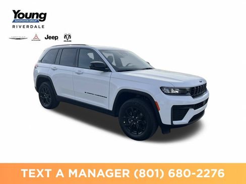New 2026 Jeep Grand Cherokee Altitude AWD/4WD image 7