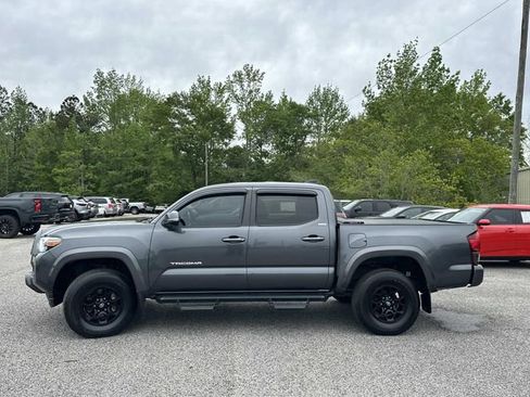 Used 2022 Toyota Tacoma SR5 RWD image 14