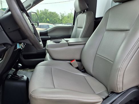 Used 2018 Ford F550 4x4 Regular Cab Super Duty image 3