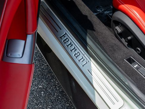 Used 2022 Ferrari F8 Tributo RWD image 25