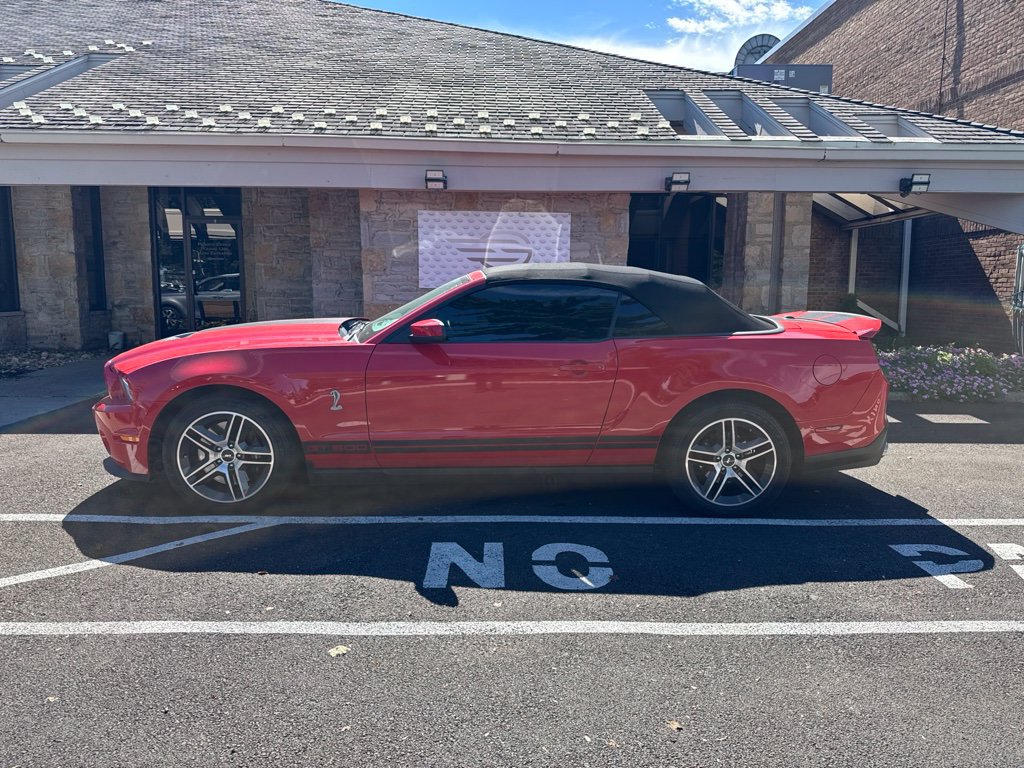 Used 2010 Ford Mustang Shelby GT500 RWD image 3