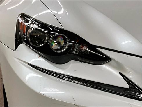 Used 2016 Lexus IS 200t w/ Navigation System Package image 29