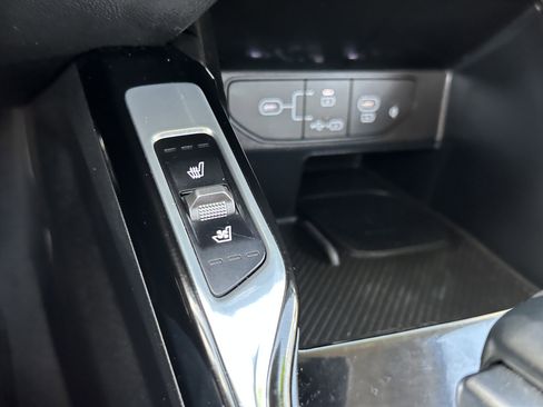 Certified 2024 Kia Sorento SX image 35