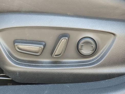 Used 2022 Toyota Avalon XLE w/ Moonroof Package FWD image 17