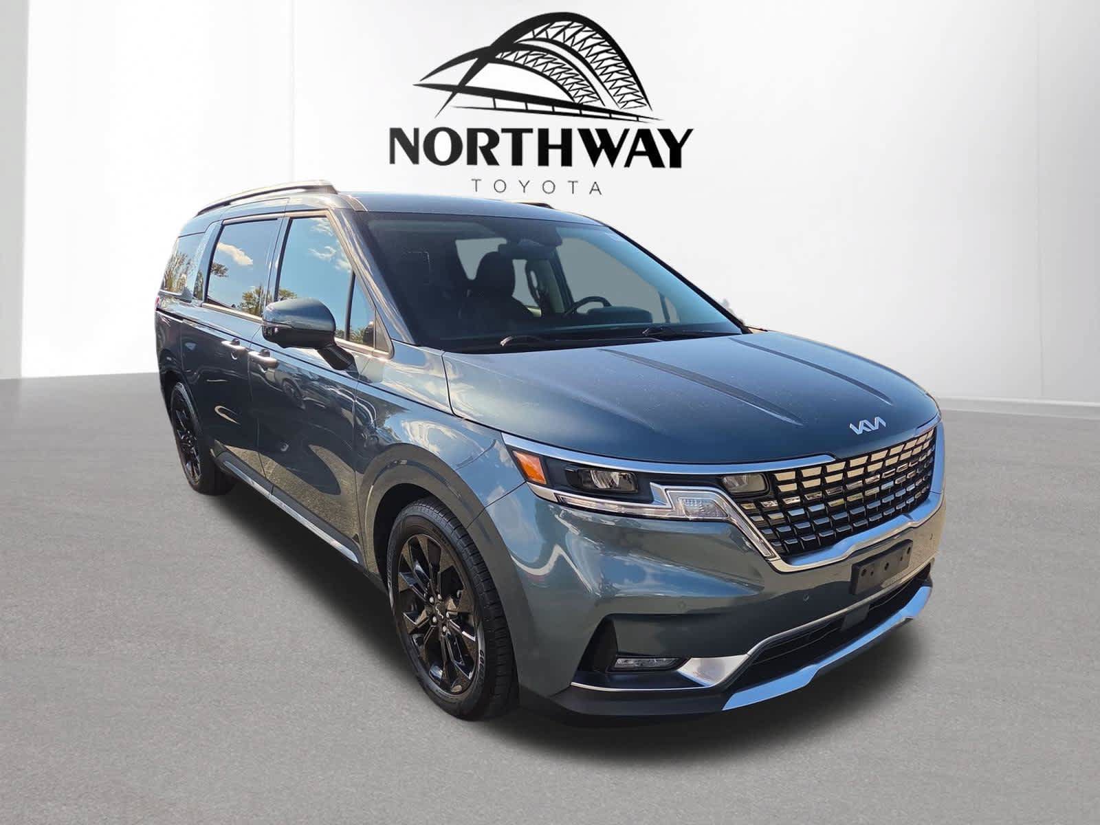 Used 2022 Kia Carnival SX FWD image 1