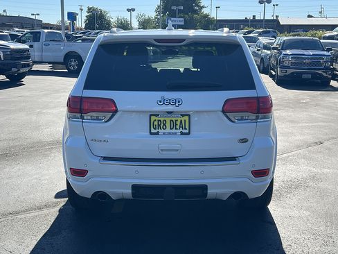 Used 2018 Jeep Grand Cherokee Overland AWD/4WD image 7