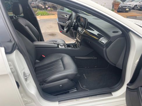 Used 2015 Mercedes-Benz CLS 400 w/ Premium 2 Package image 16