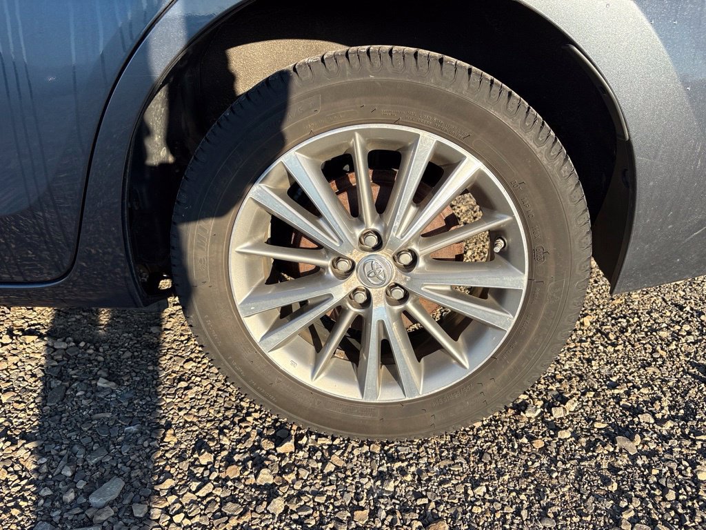 Used 2014 Toyota Corolla LE FWD image 6