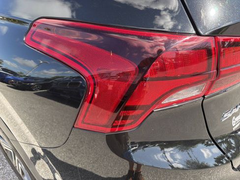 Used 2023 Hyundai Santa Fe SE FWD image 11