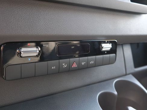 Used 2025 Mercedes-Benz Sprinter 2500 image 16