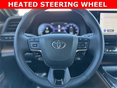 Certified 2025 Toyota Crown Signia image 24