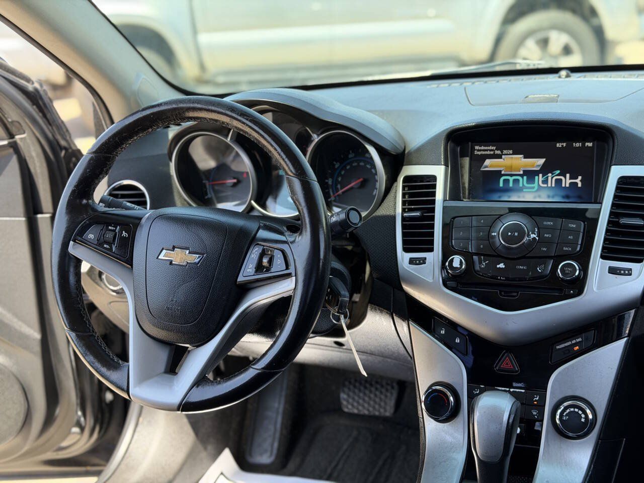 Used 2014 Chevrolet Cruze LT w/ Technology Package FWD image 5