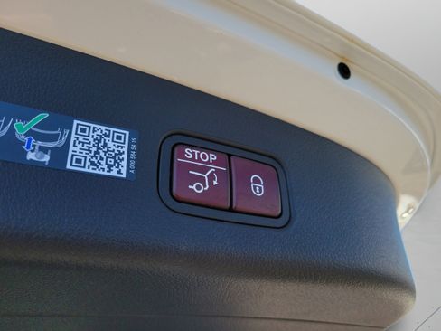 Certified 2026 Mercedes-Benz GLC 300 image 29
