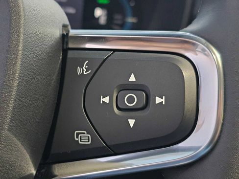 Used 2023 Volvo XC40 Recharge Ultimate image 29