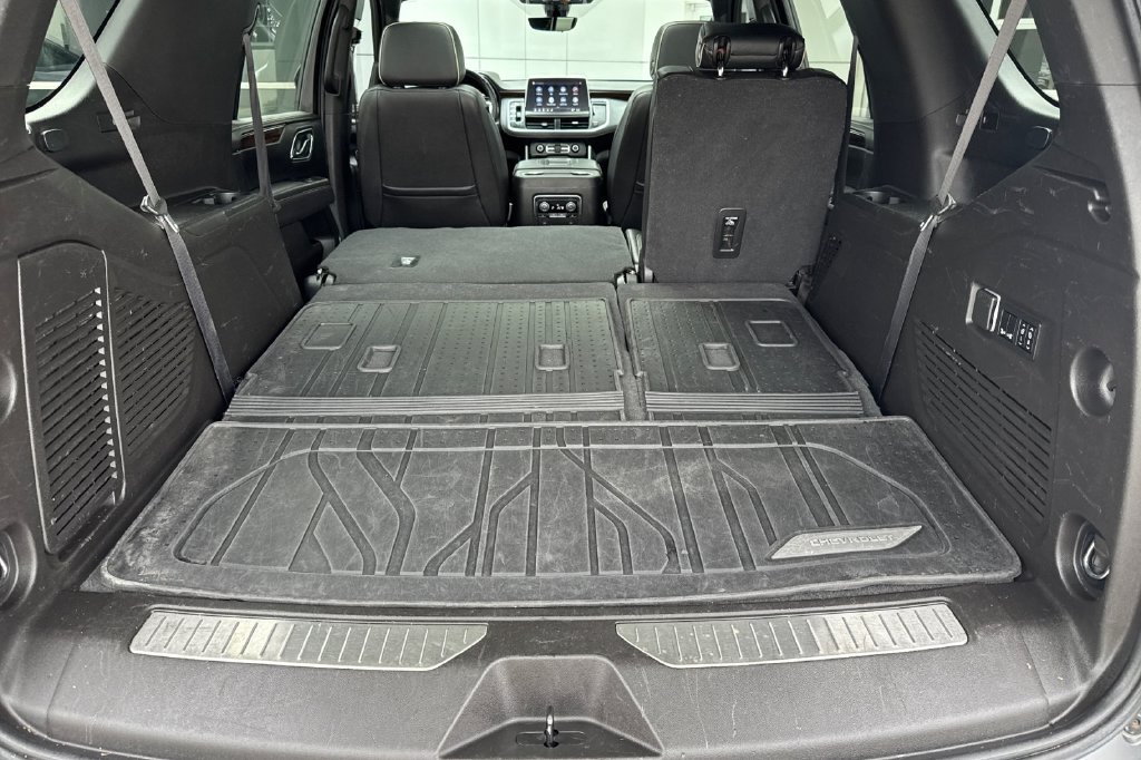Used 2021 Chevrolet Tahoe Premier w/ Premium Package AWD/4WD image 21