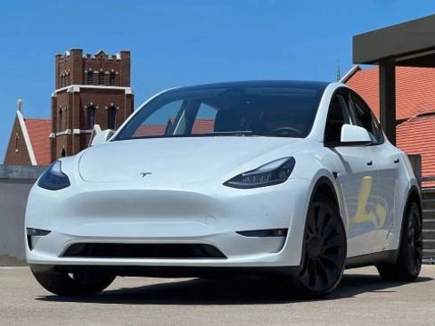 Used 2022 Tesla Model Y Performance image 1