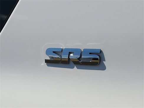 Used 2022 Toyota 4Runner SR5 Premium image 8