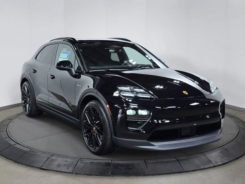 New 2026 Porsche Macan Electric RWD image 9
