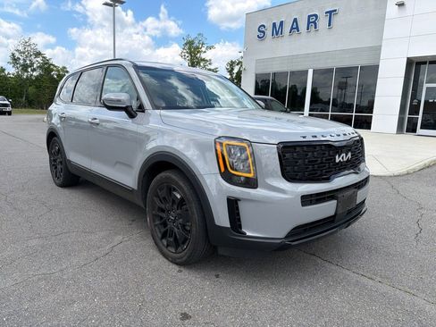 Used 2022 Kia Telluride EX w/ EX Premium Package AWD/4WD image 2