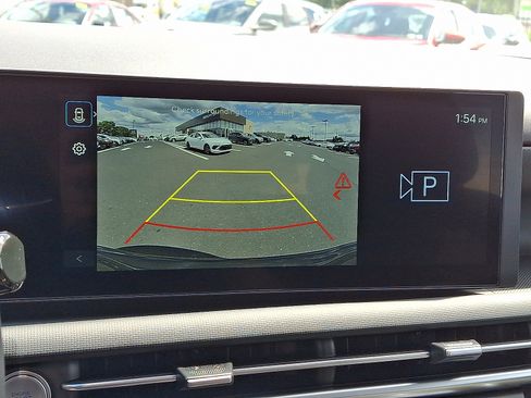 Used 2025 Hyundai Tucson SE AWD/4WD image 17