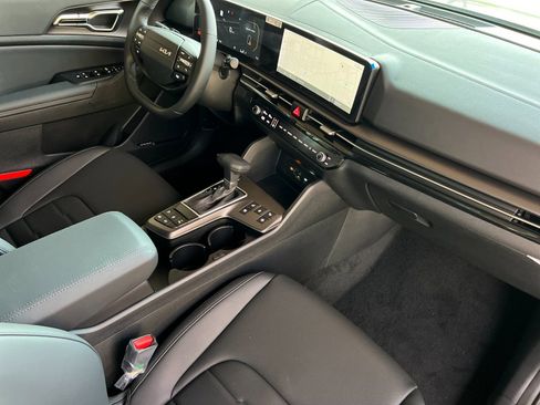 New 2026 Kia Sportage SX image 16