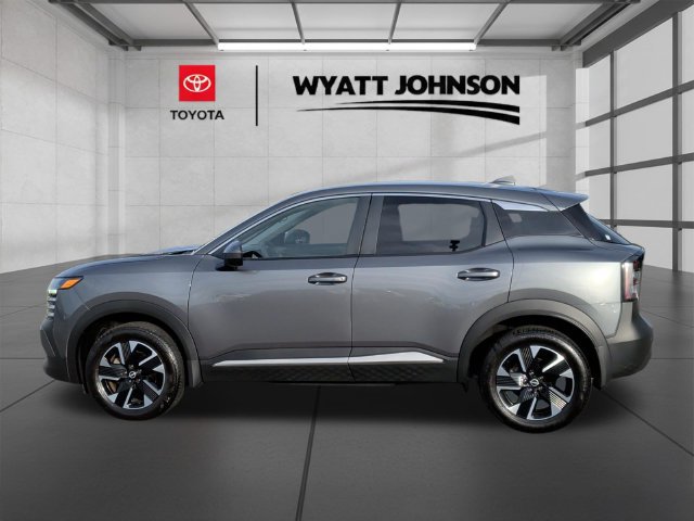 Used 2025 Nissan Kicks SV AWD/4WD image 4