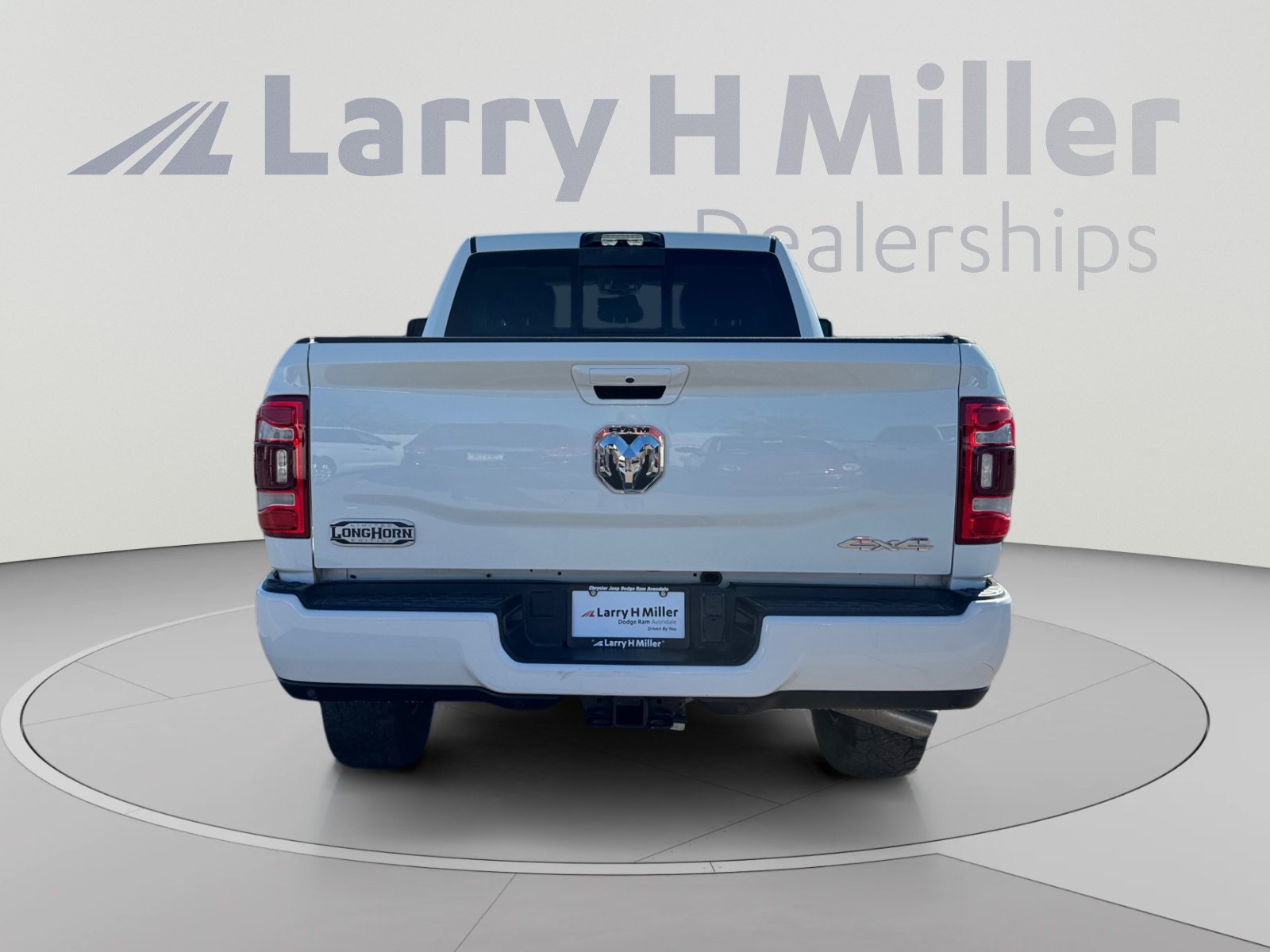 Used 2024 RAM 2500 Limited w/ Towing Technology Group AWD/4WD image 3