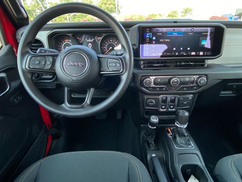 Used 2026 Jeep Wrangler Sport AWD/4WD image 15