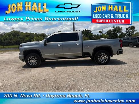 Used 2025 Chevrolet Silverado 2500 High Country w/ High Country Premium Package AWD/4WD image 5