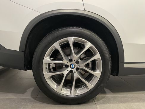 Used 2024 BMW X5 xDrive40i w/ Premium Package AWD/4WD image 9