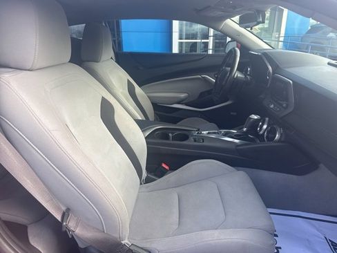 Used 2017 Chevrolet Camaro LT w/ Technology Package image 11