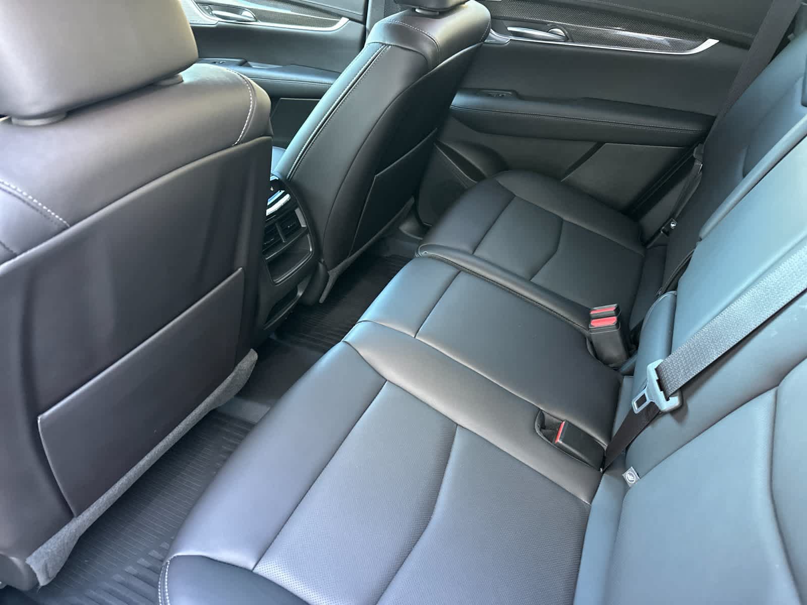 Used 2025 Cadillac XT5 Sportv w/ Technology Package AWD/4WD image 4