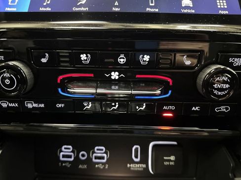 Used 2023 Jeep Grand Cherokee 4WD 4xe w/ Luxury Tech Group II image 8