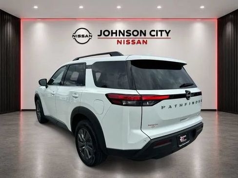 Used 2025 Nissan Pathfinder SV AWD/4WD image 7