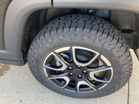 New 2026 Jeep Compass Trailhawk w/ Sun, Sound & Navigation Group image 28