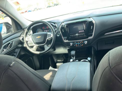 Used 2021 Chevrolet Traverse LS image 25