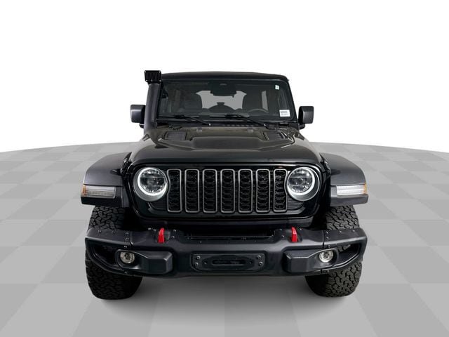 Used 2025 Jeep Wrangler Unlimited Rubicon w/ Convenience Group AWD/4WD image 3