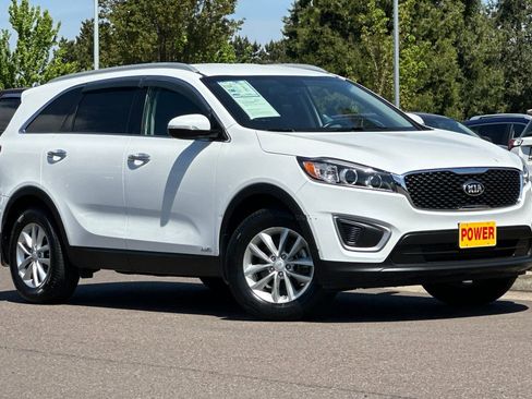Used 2016 Kia Sorento AWD w/ LX Convenience Package image 2