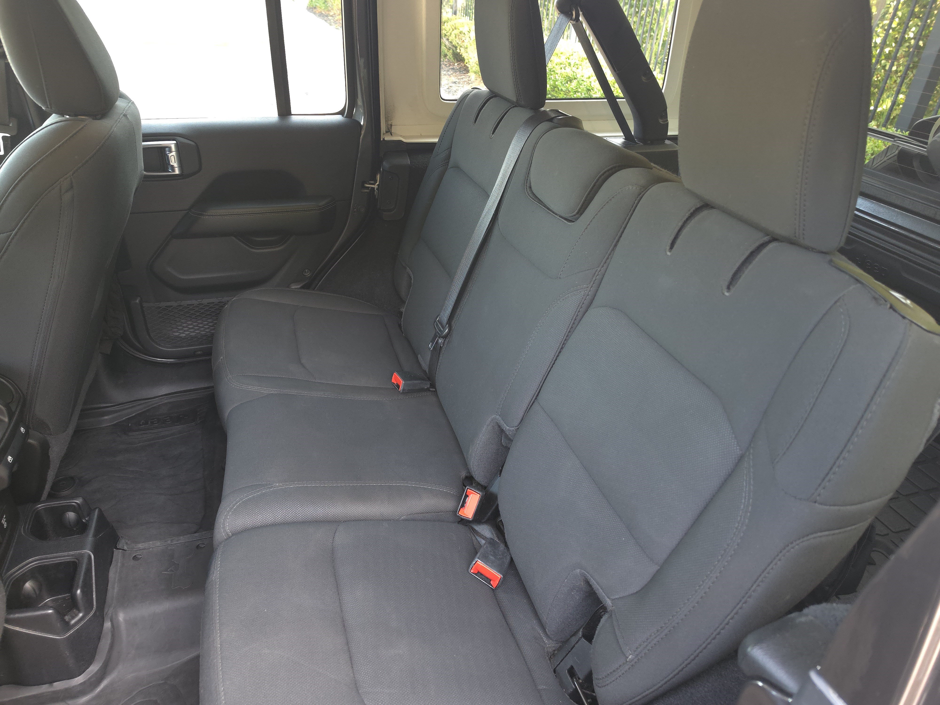 Used 2020 Jeep Wrangler Unlimited Sahara AWD/4WD image 17