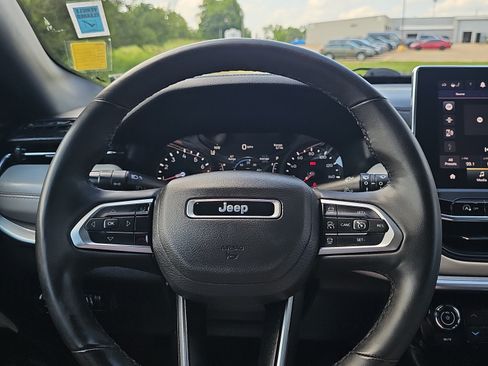 Used 2025 Jeep Compass Limited AWD/4WD image 21