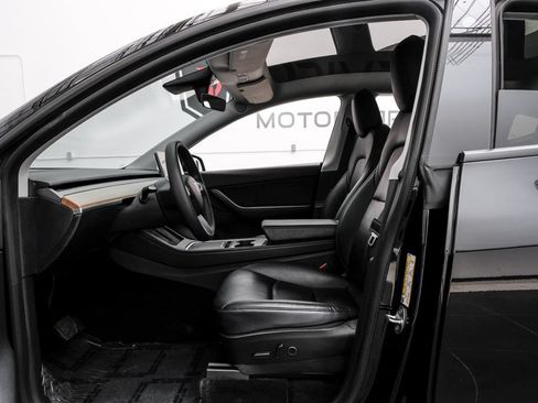 Used 2021 Tesla Model Y AWD image 4