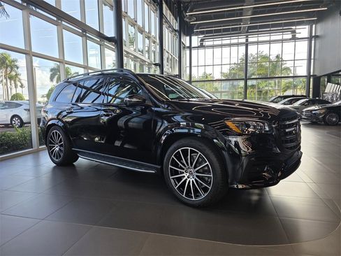 New 2026 Mercedes-Benz GLS 450 4MATIC image 1