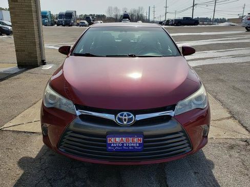 Used 2015 Toyota Camry XLE w/ Moonroof Package image 9