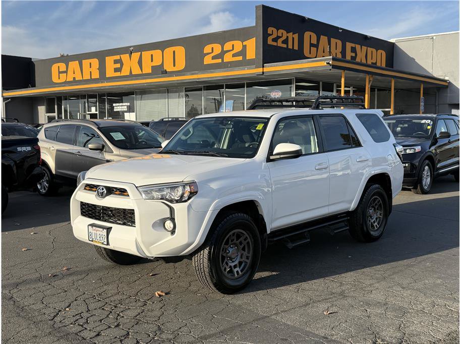 Used 2019 Toyota 4Runner SR5 AWD/4WD image 1