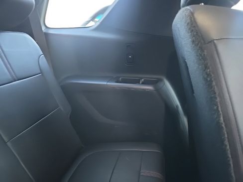 Used 2022 Chevrolet Traverse RS image 88